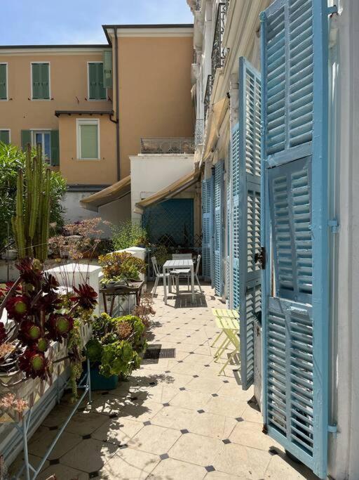 Beautiful Garden Apartment Steps From The Beach Menton Exterior foto